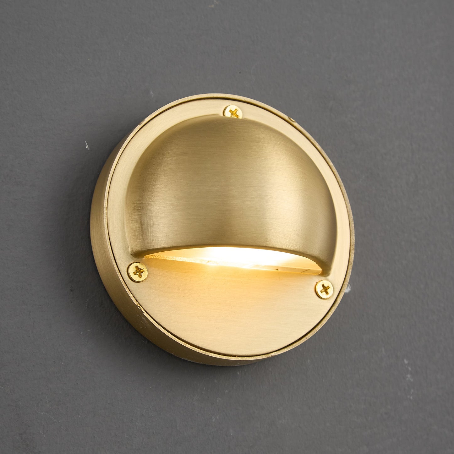 Lumis Wall Lamp