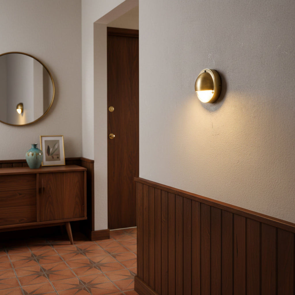 Lumis Wall Lamp