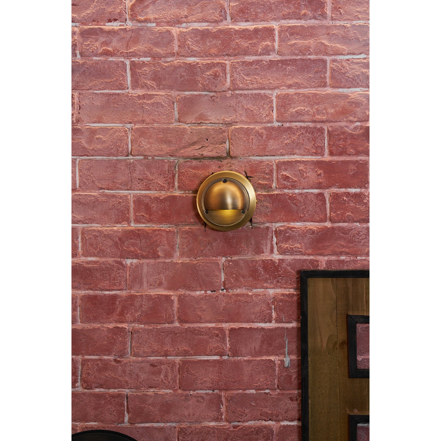 Lumis Wall Lamp