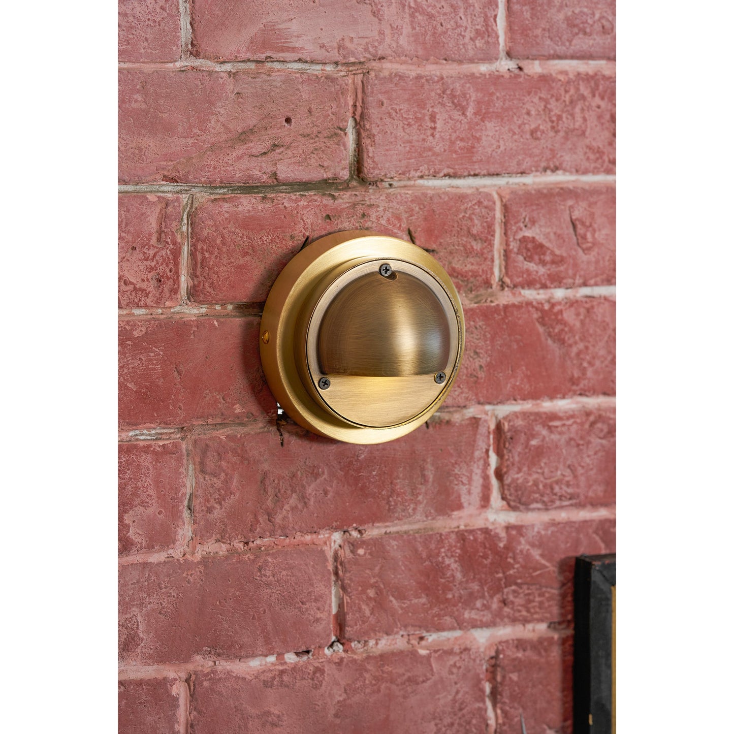 Lumis Wall Lamp