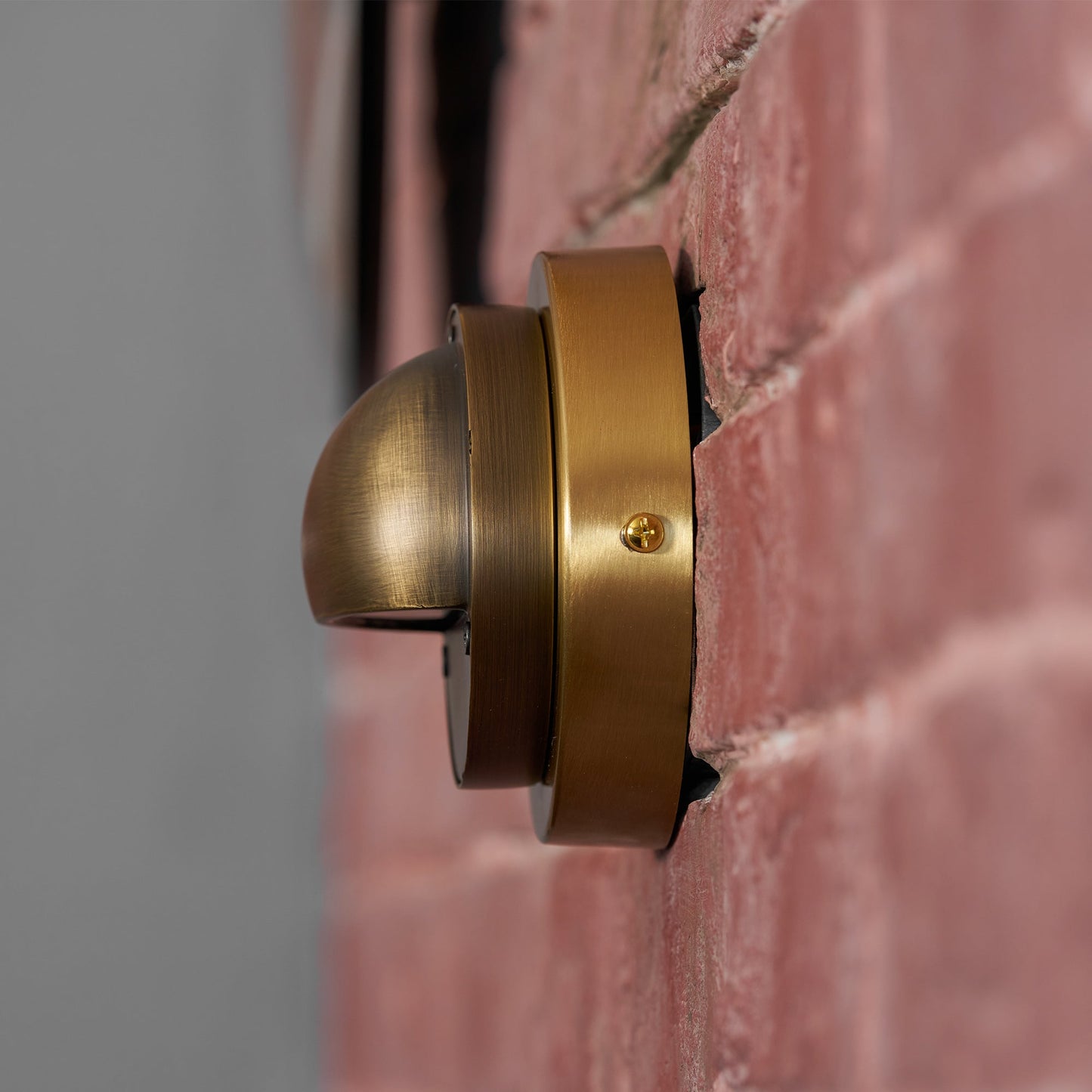 Lumis Wall Lamp