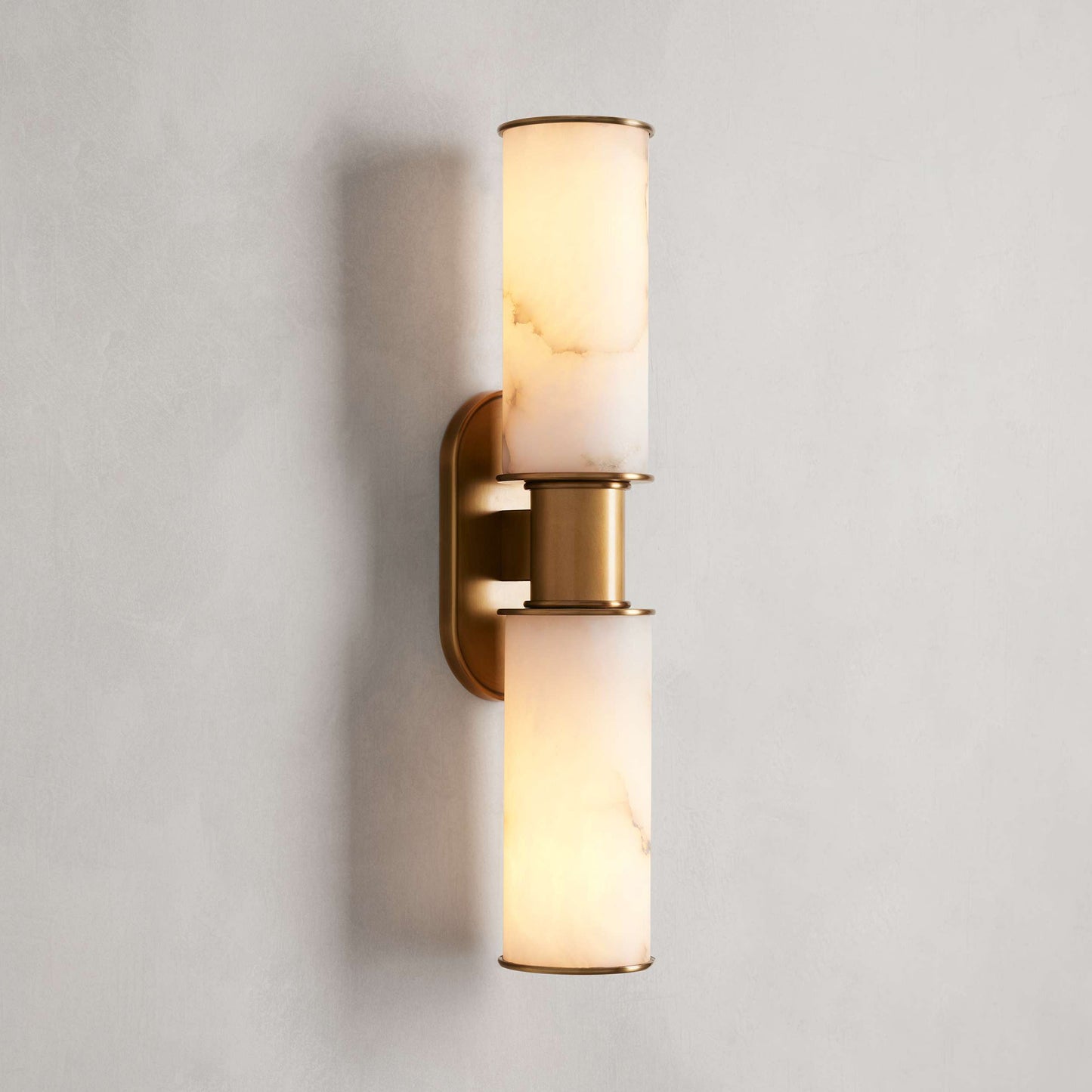 Vesia Vertical Alabaster Sconce