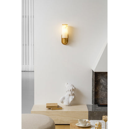 Vesia Vertical Alabaster Sconce
