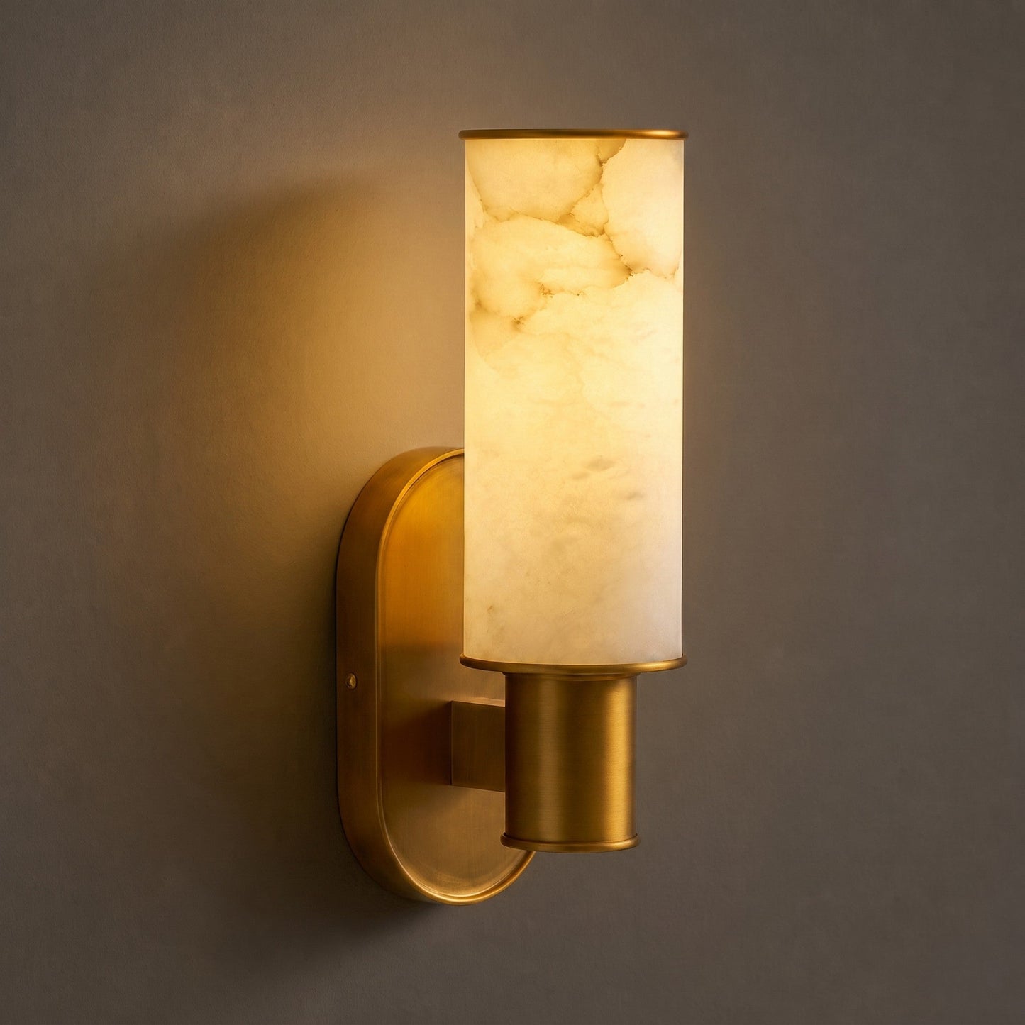 Vesia Vertical Alabaster Sconce