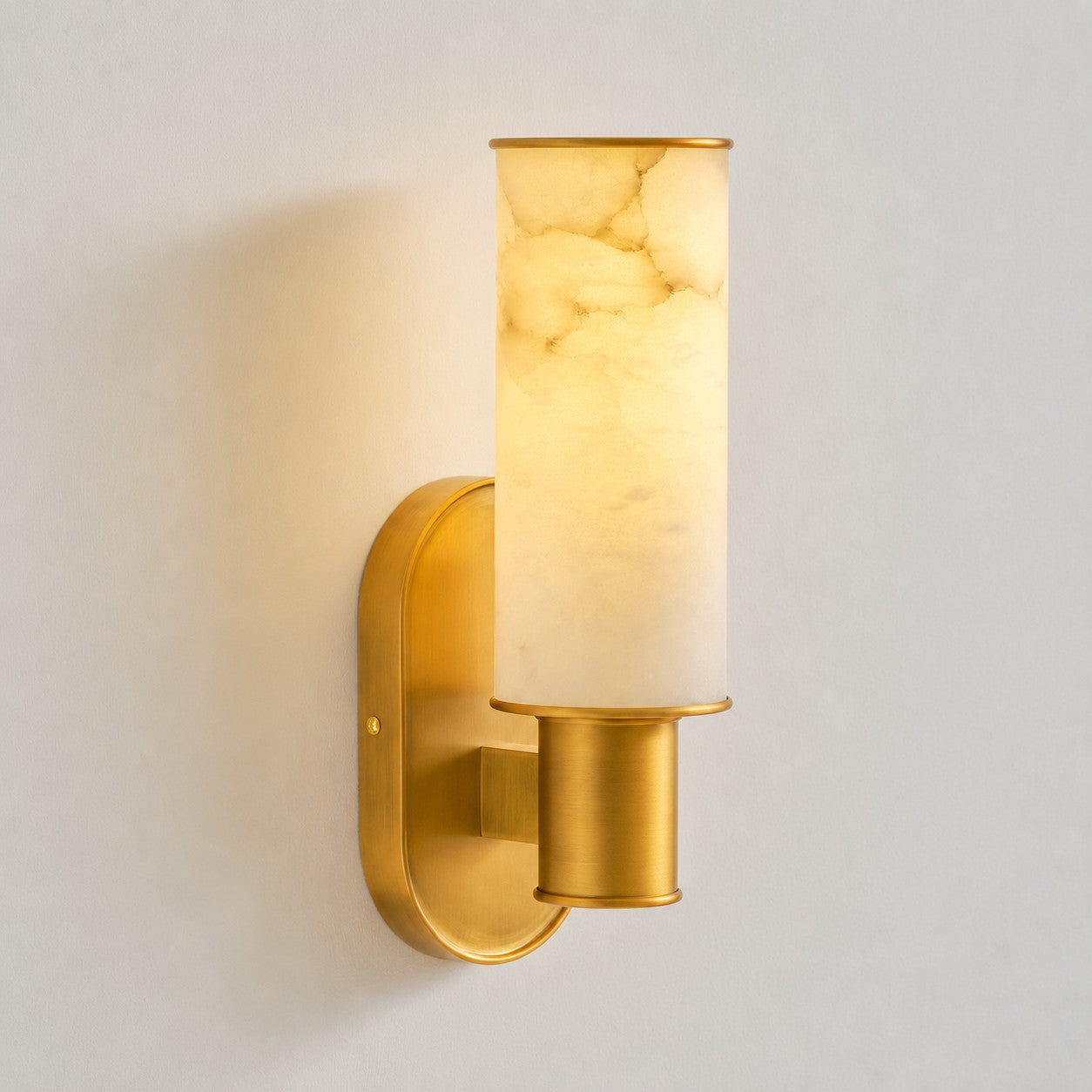 Vesia Vertical Alabaster Sconce