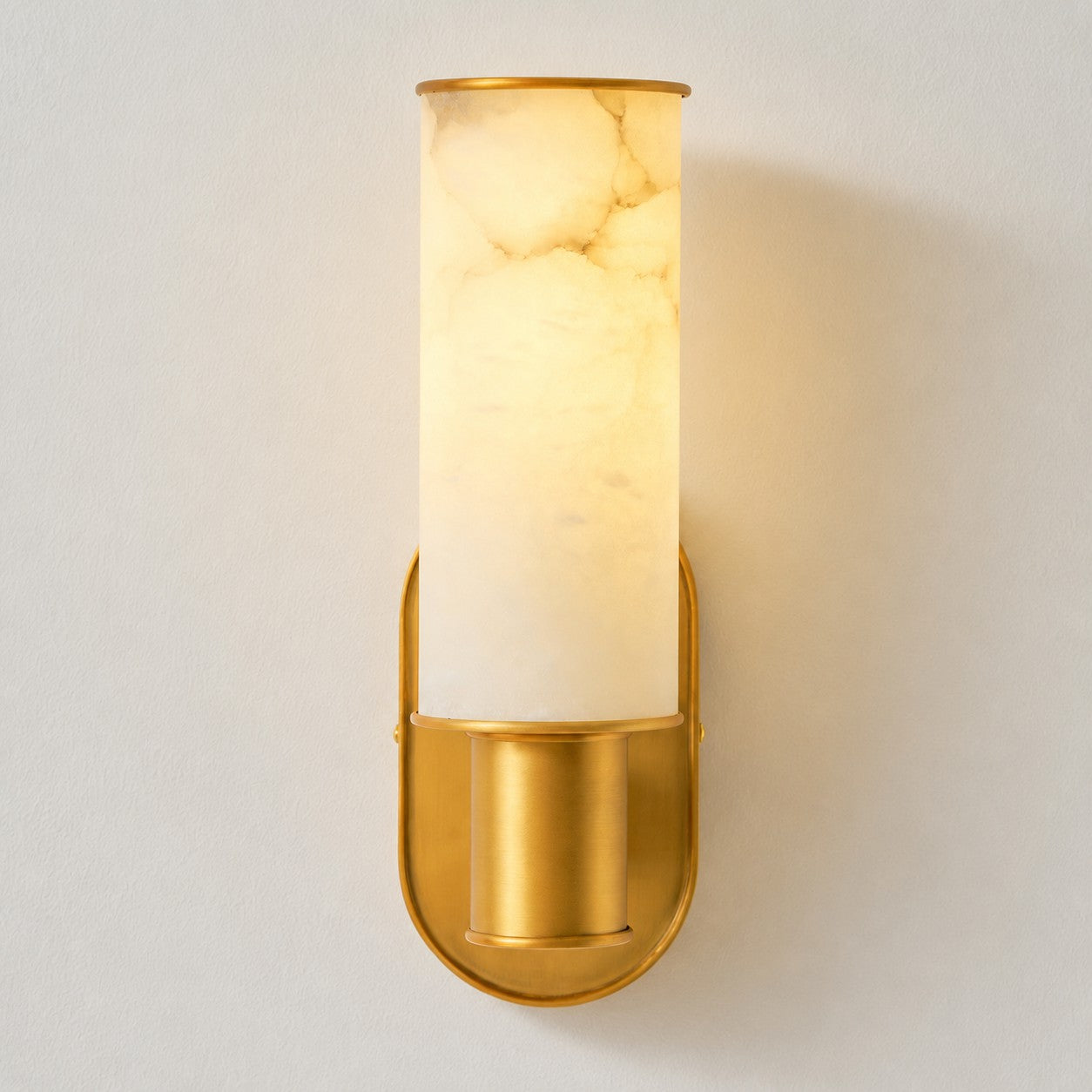 Vesia Vertical Alabaster Sconce