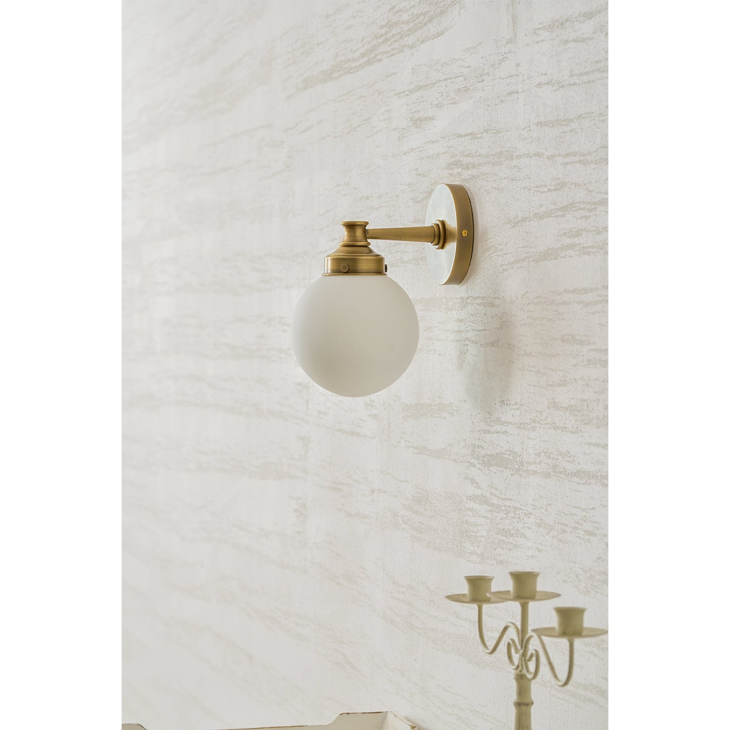 Quinara Glass Ball Wall Sconce