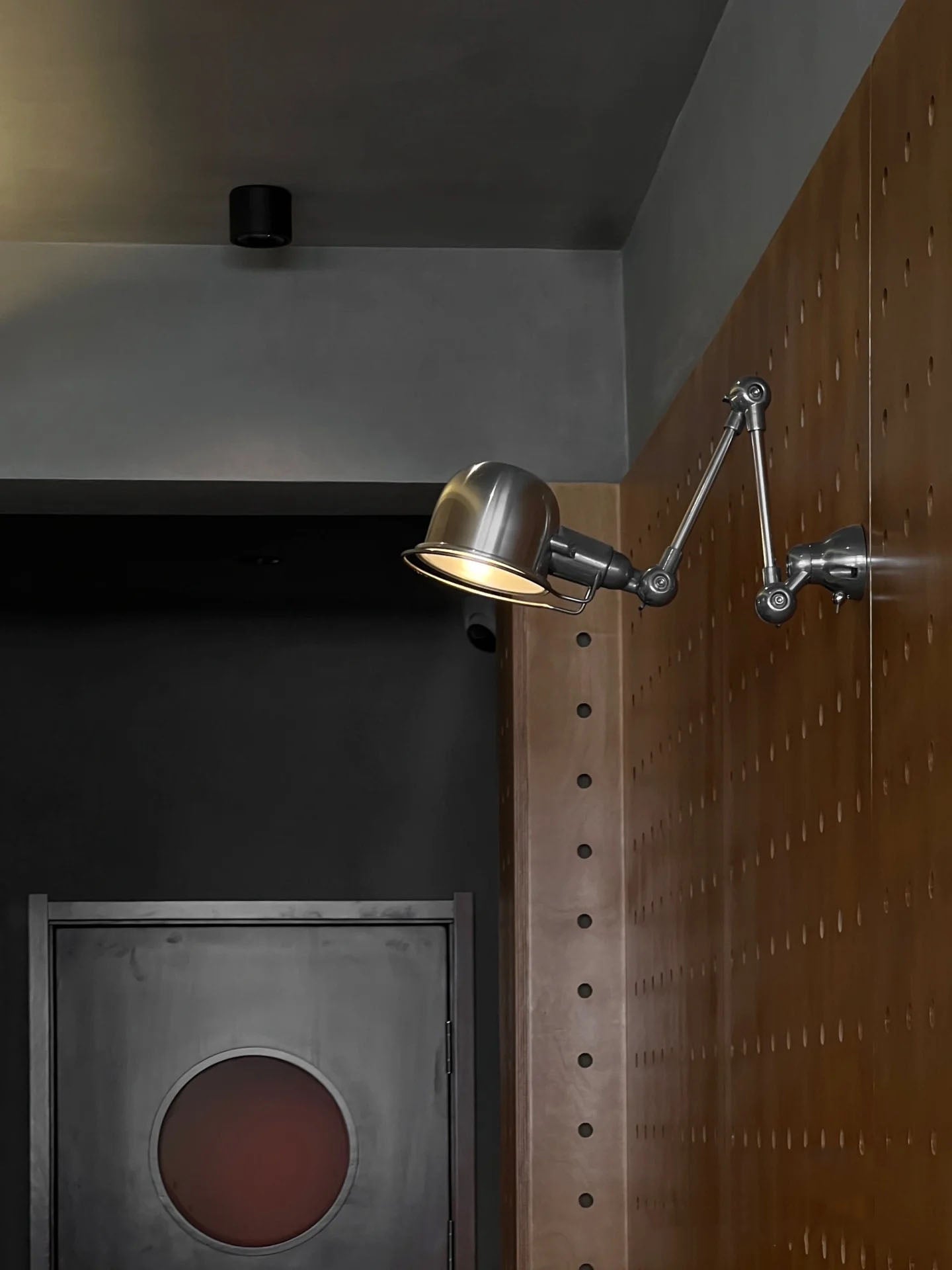 Andyn Wall Lamp