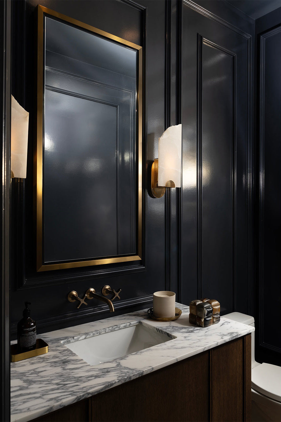Doren Alabaster Wall Lamp