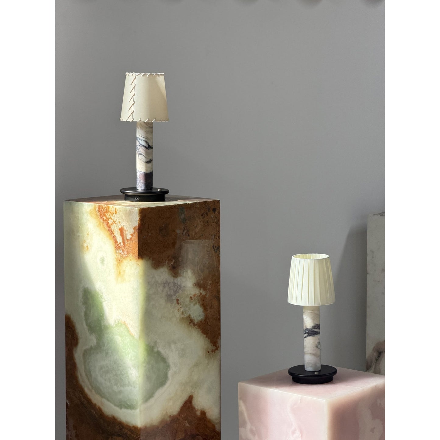 Velia Table Lamp (Built-in Battery)