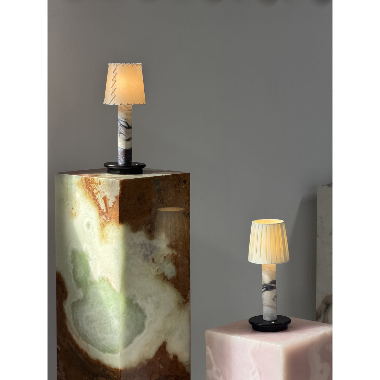 Velia Table Lamp (Built-in Battery)