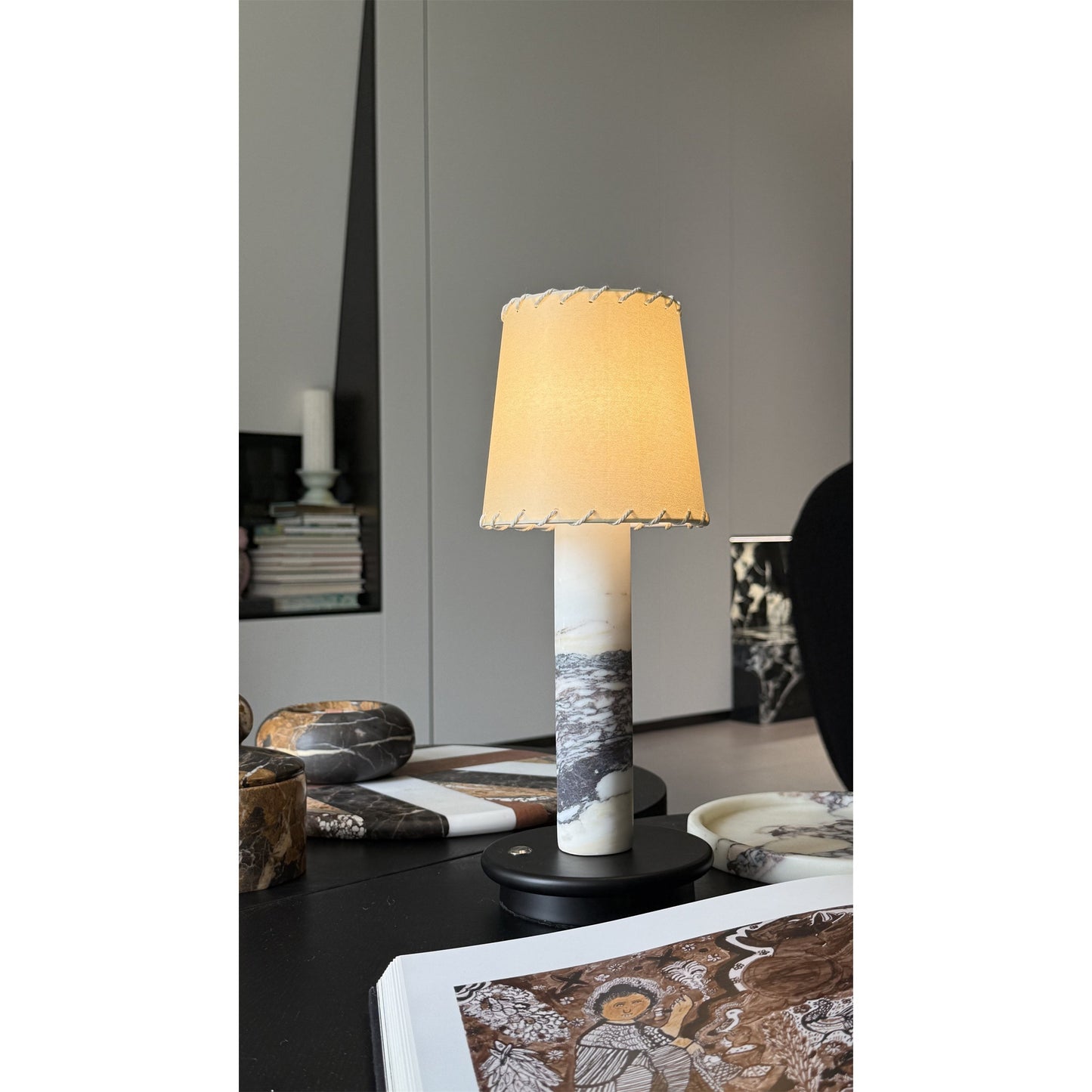 Velia Table Lamp (Built-in Battery)
