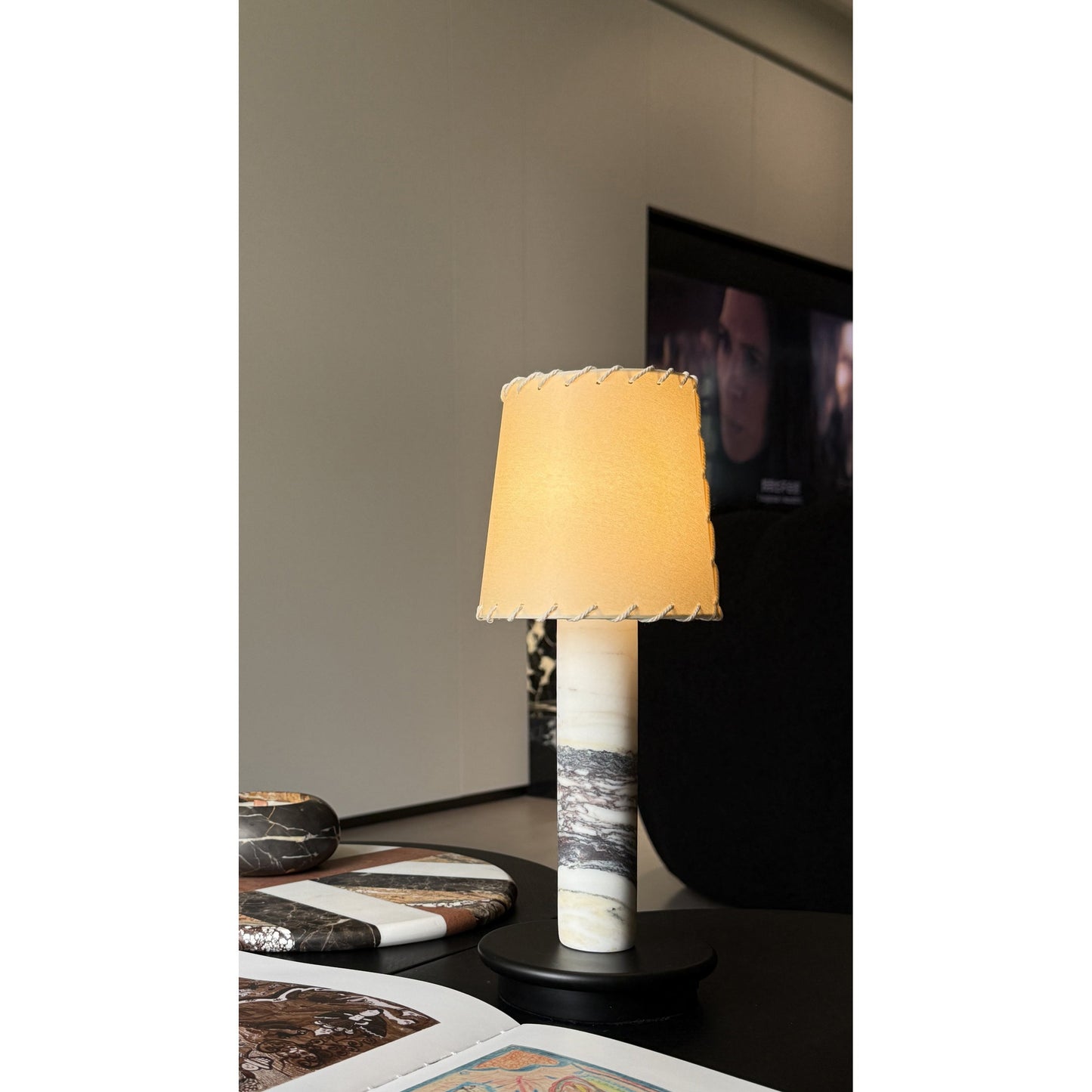 Velia Table Lamp (Built-in Battery)