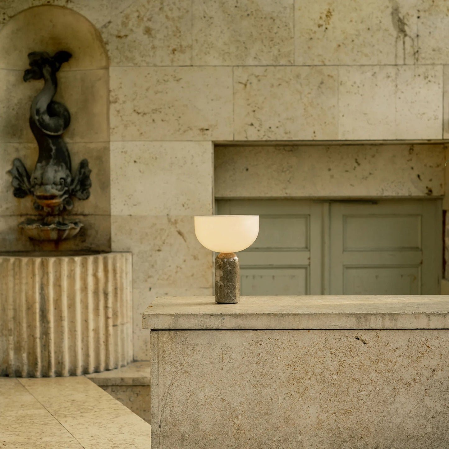 Vesis Table Lamp (built-in battery)