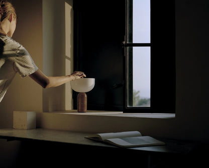 Vesis Table Lamp (built-in battery)