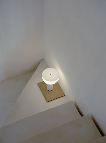 Vesis Table Lamp (built-in battery)
