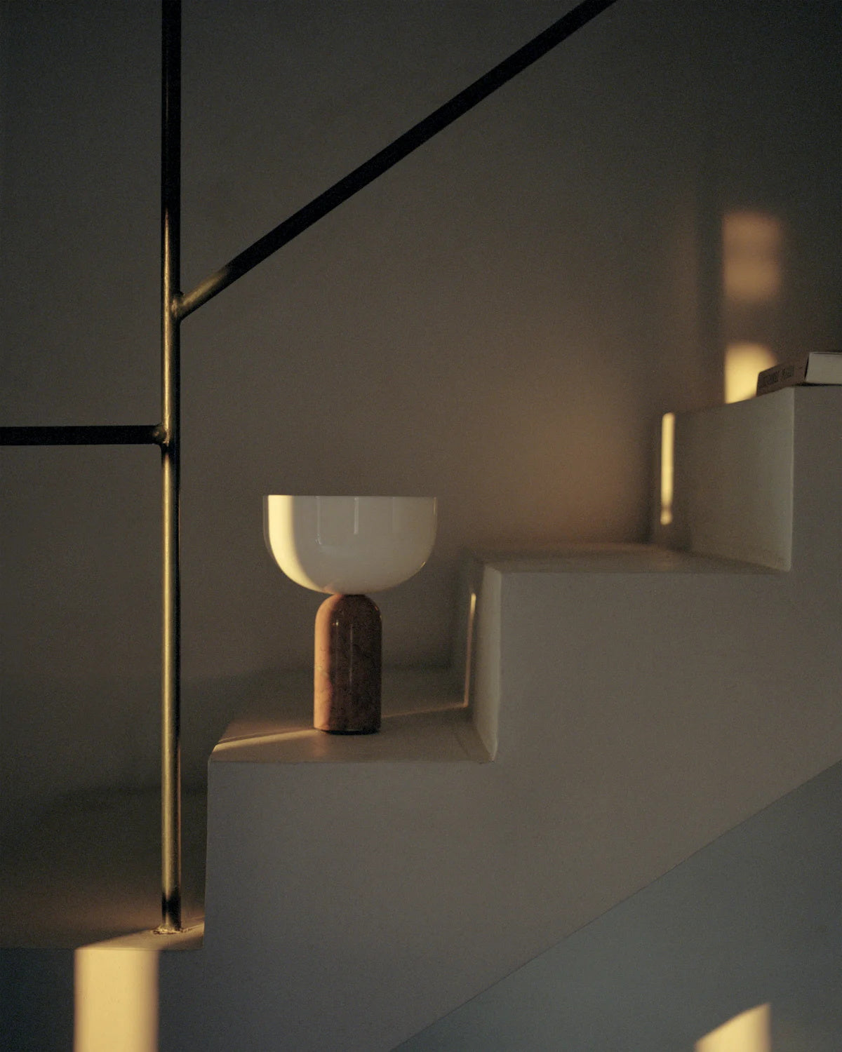Vesis Table Lamp (built-in battery)