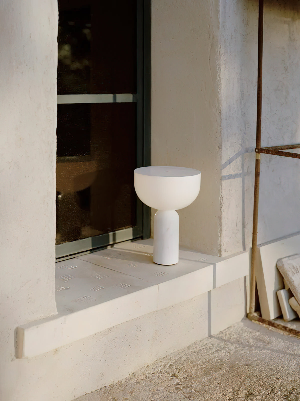 Vesis Table Lamp (built-in battery)