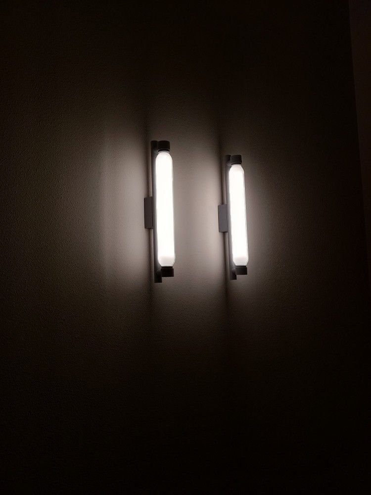 Vesora Roche Wall Lamp