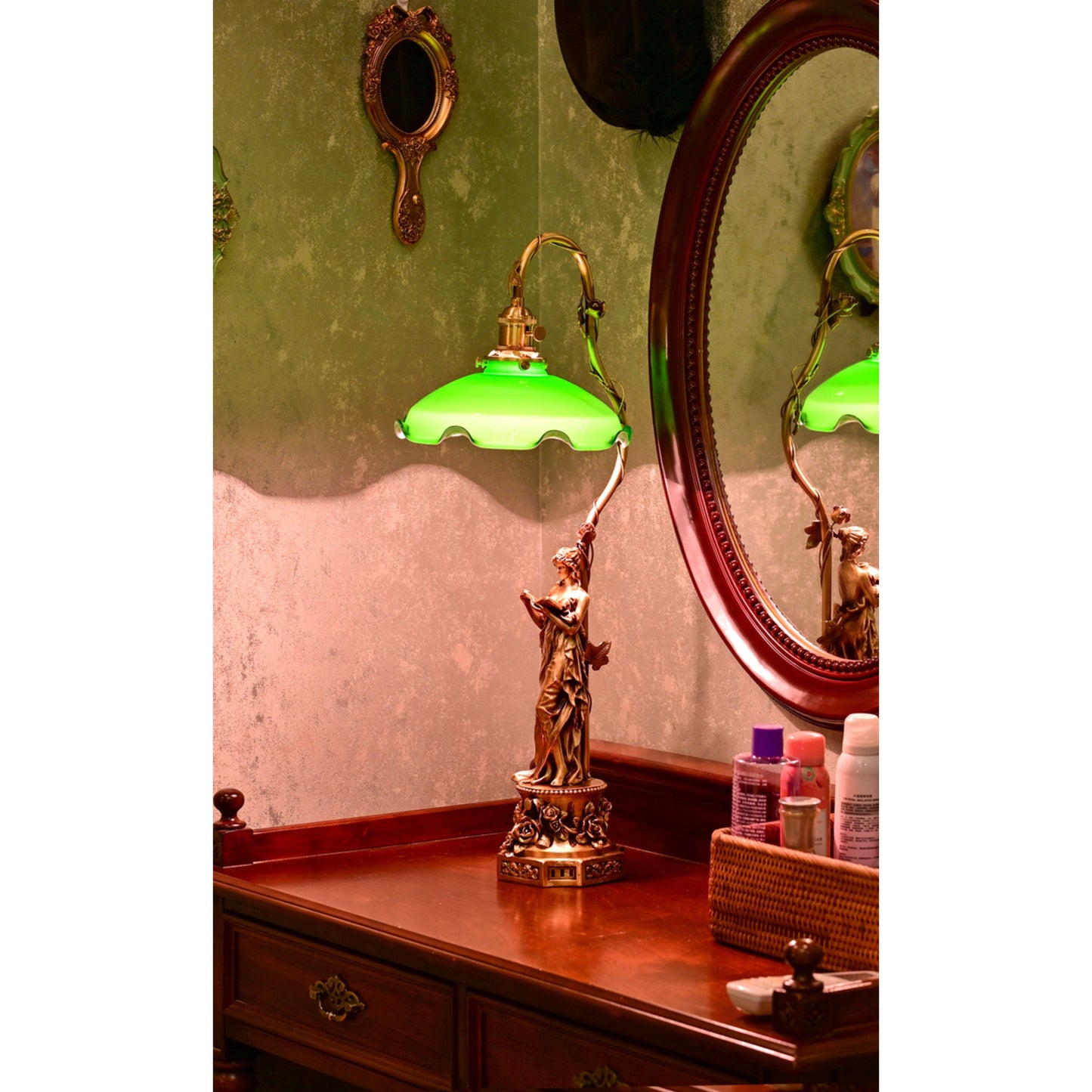 Keson Statue Glass Table Lamp