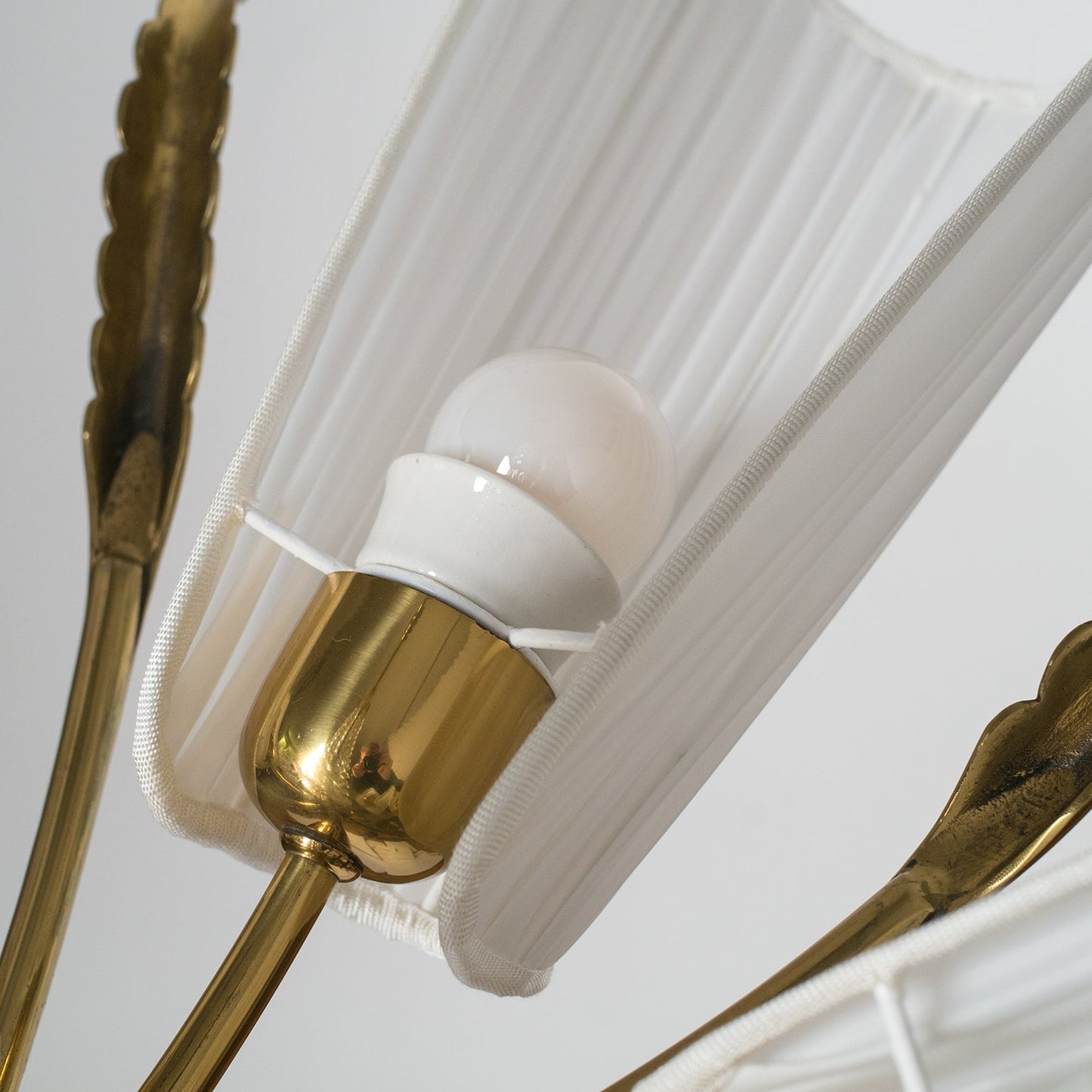 Dovique Chandelier
