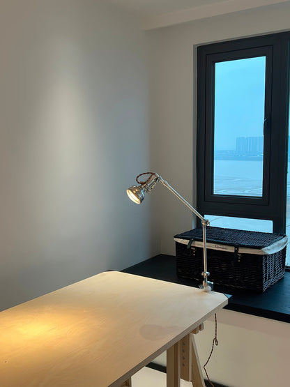 Corola Articulated Table Lamp