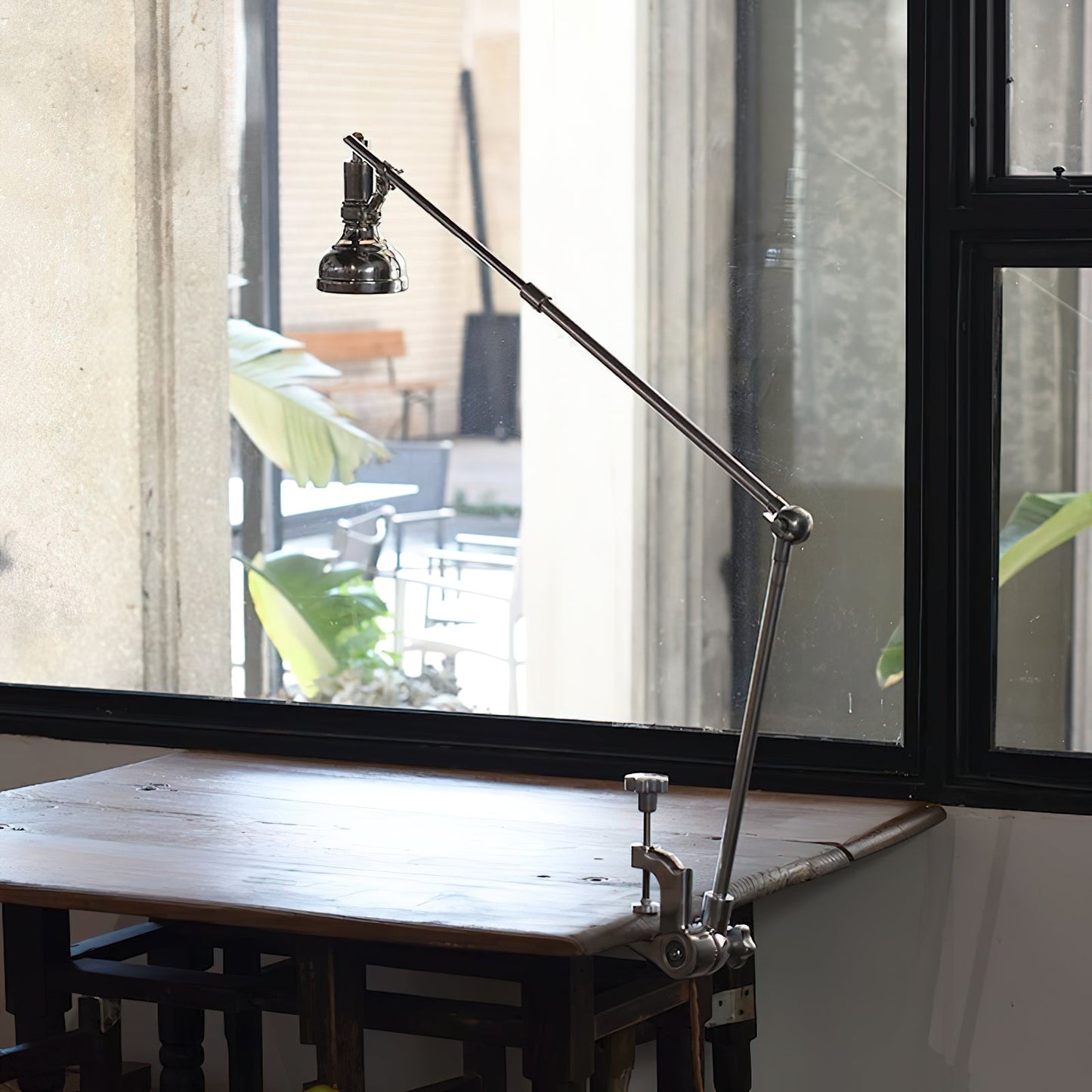 Corola Articulated Table Lamp