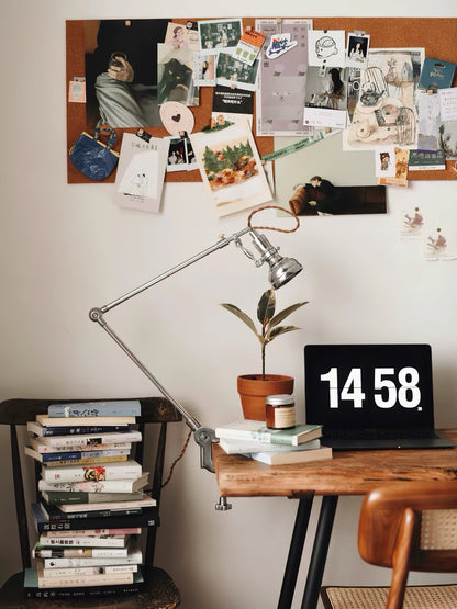 Corola Articulated Table Lamp