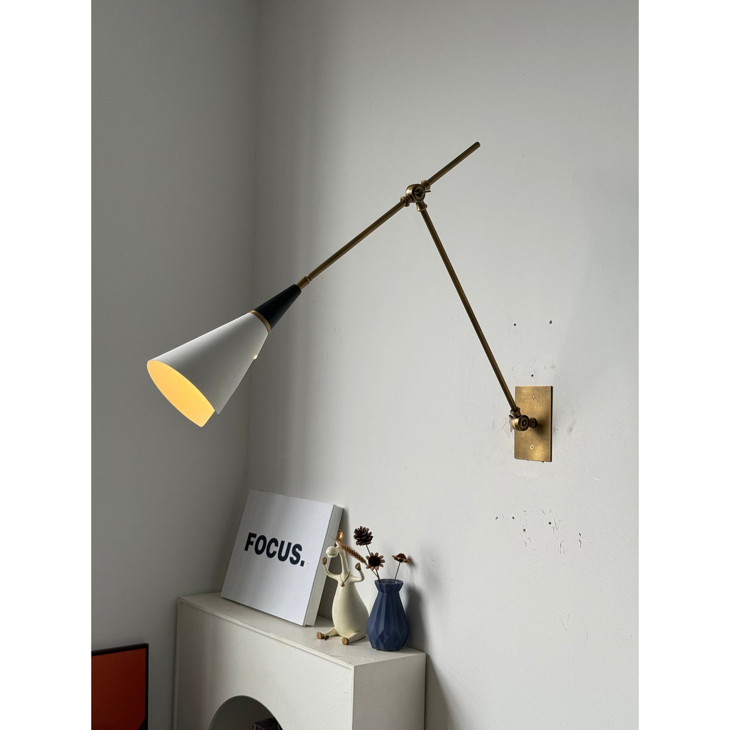 Nevola Wall Lamp