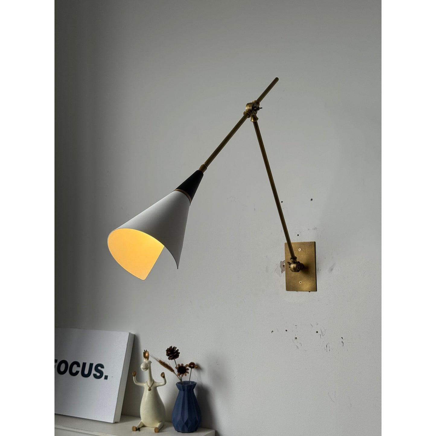 Nevola Wall Lamp