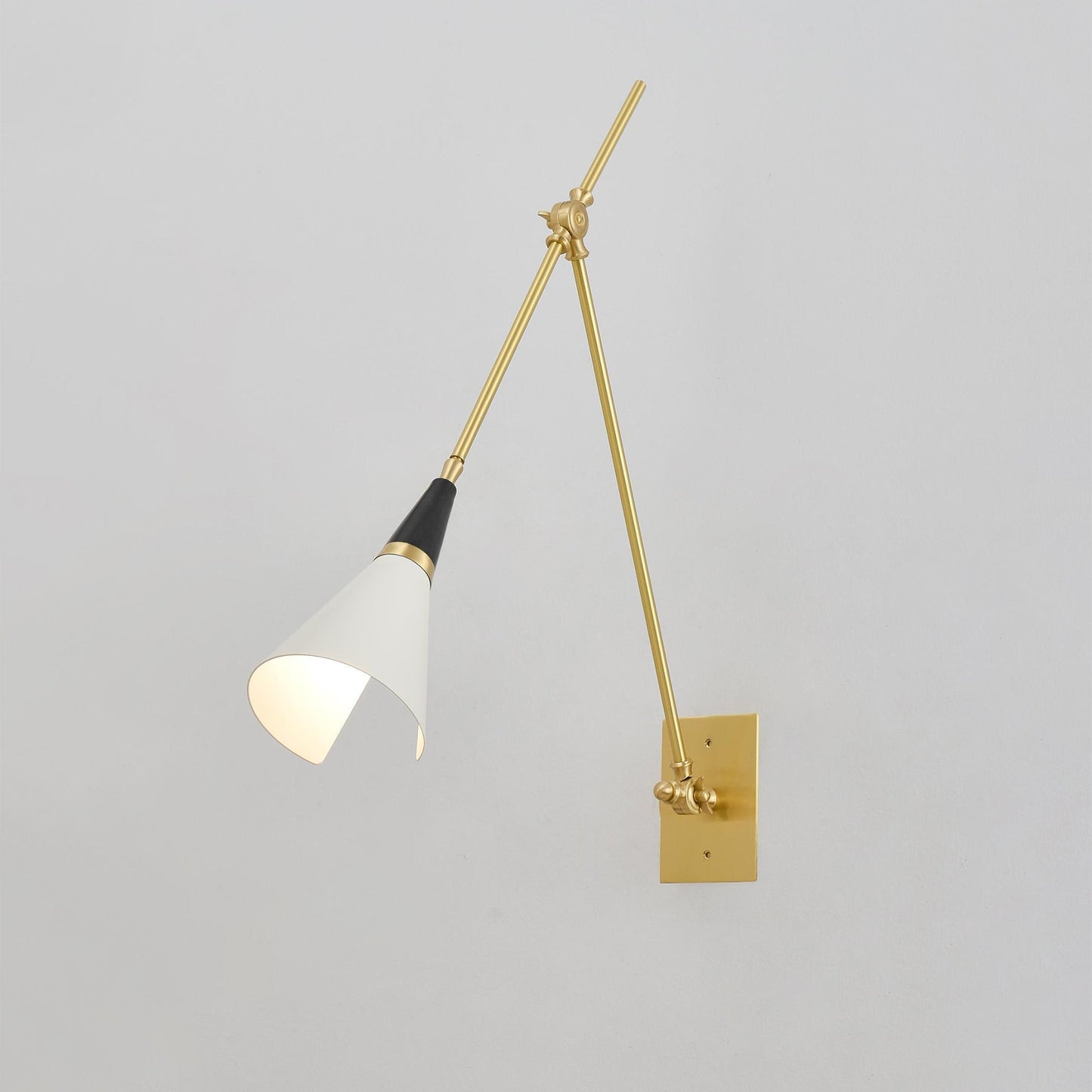 Nevola Wall Lamp