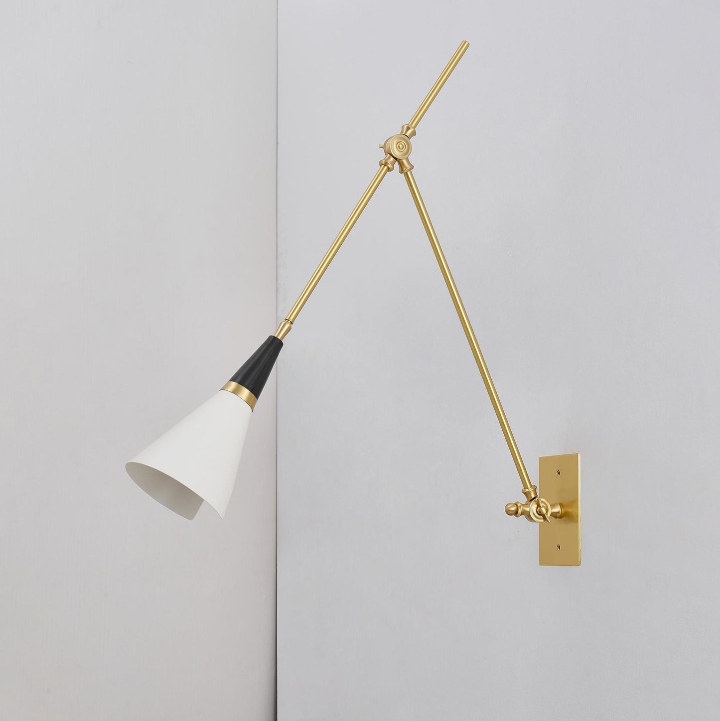 Nevola Wall Lamp