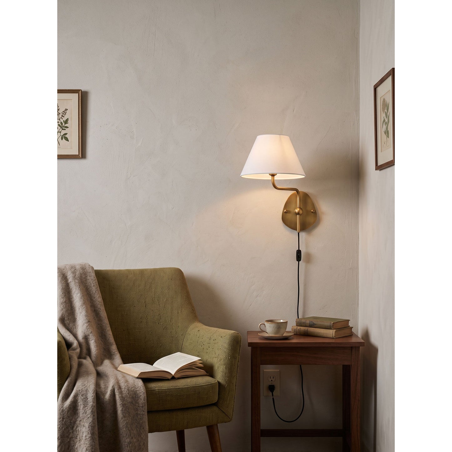Hesen Plug-in Wall Lamp