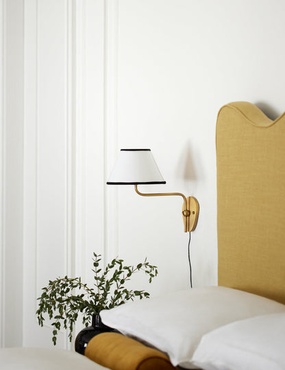 Hesen Plug-in Wall Lamp