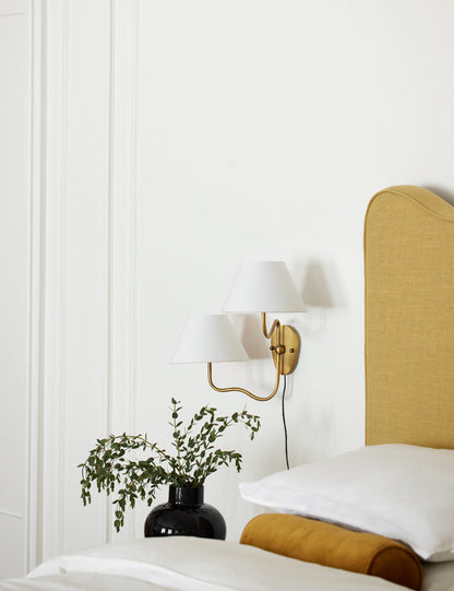Hesen Plug-in Wall Lamp