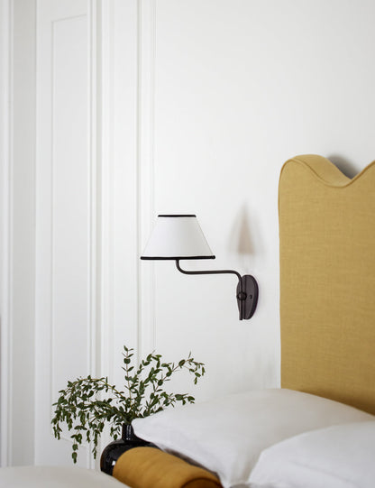 Hesen Wall Lamp