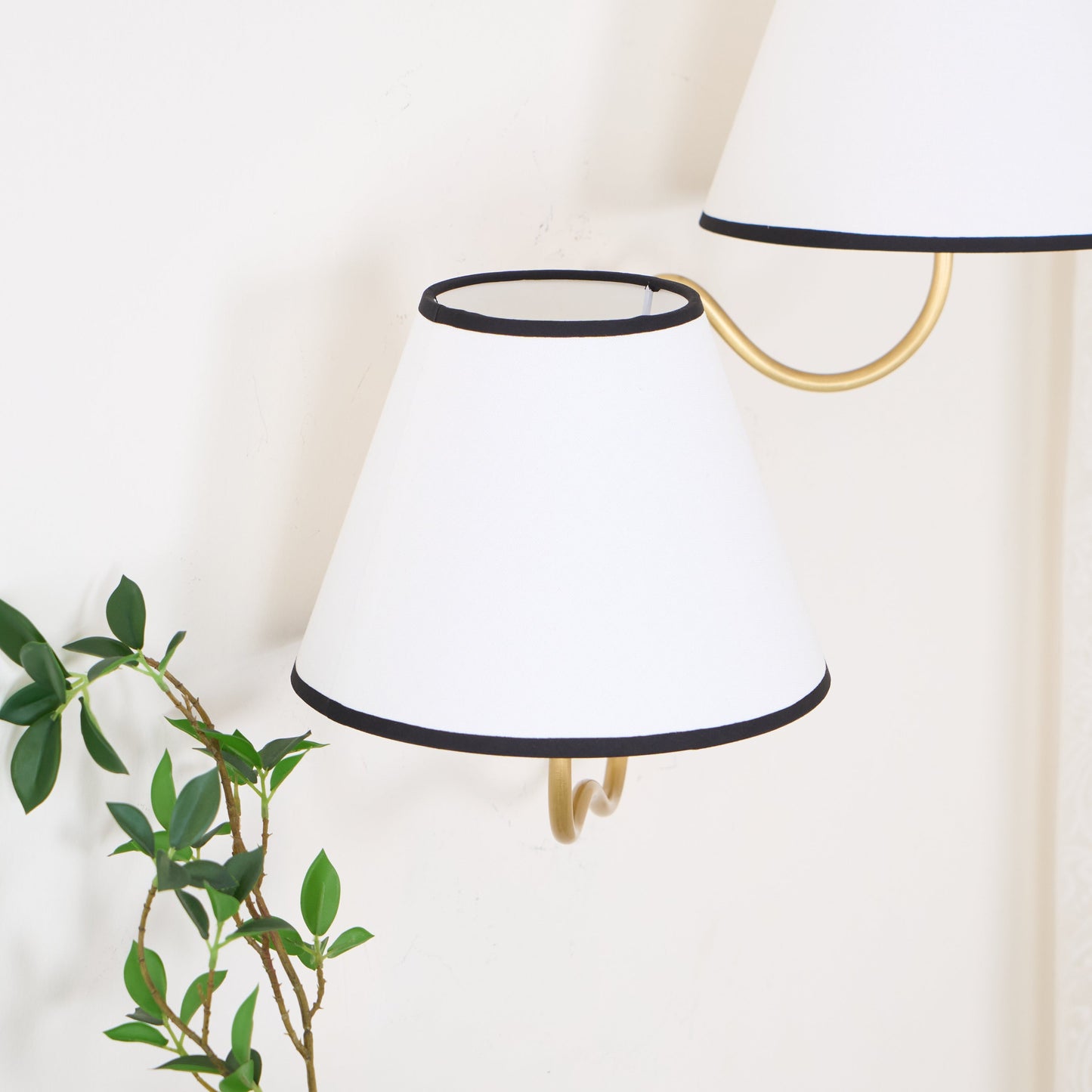 Hesen Wall Lamp