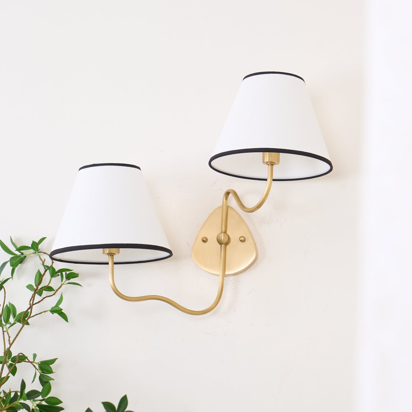 Hesen Wall Lamp