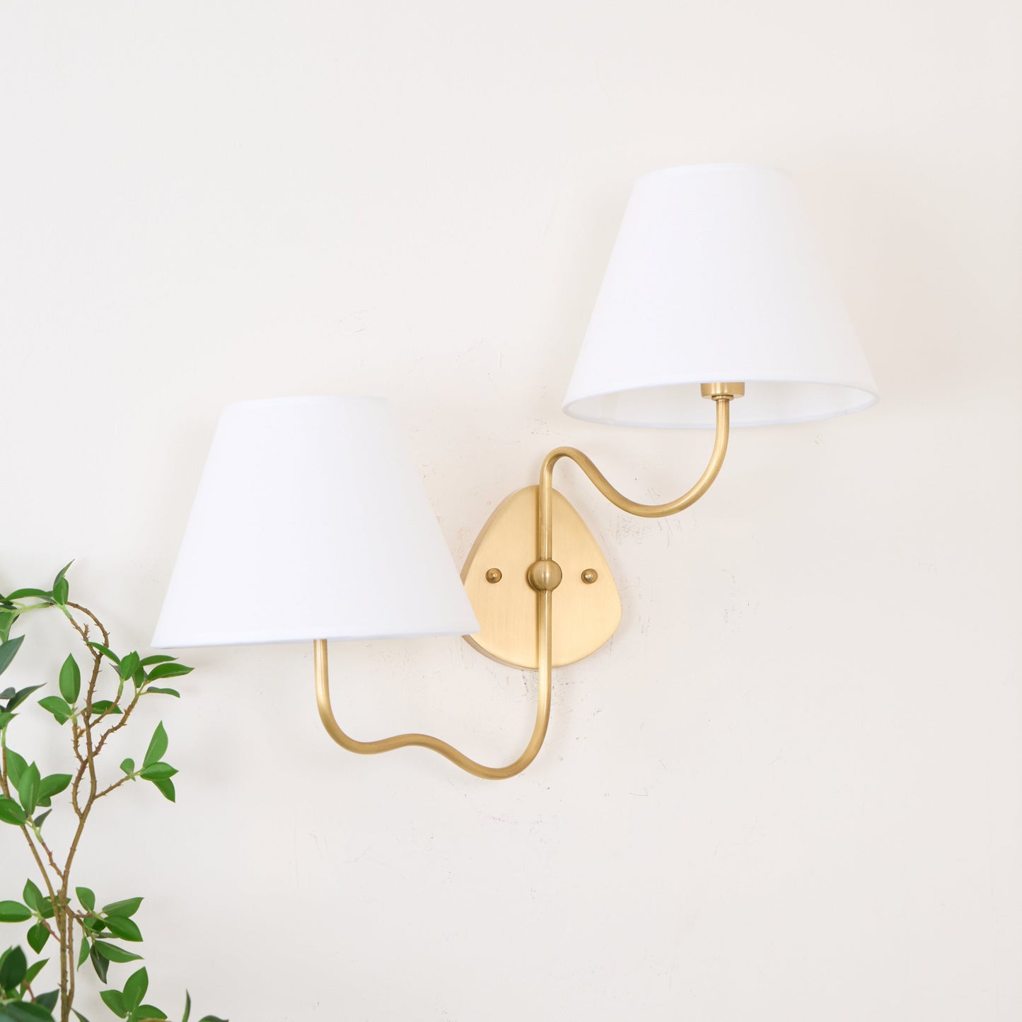 Hesen Wall Lamp
