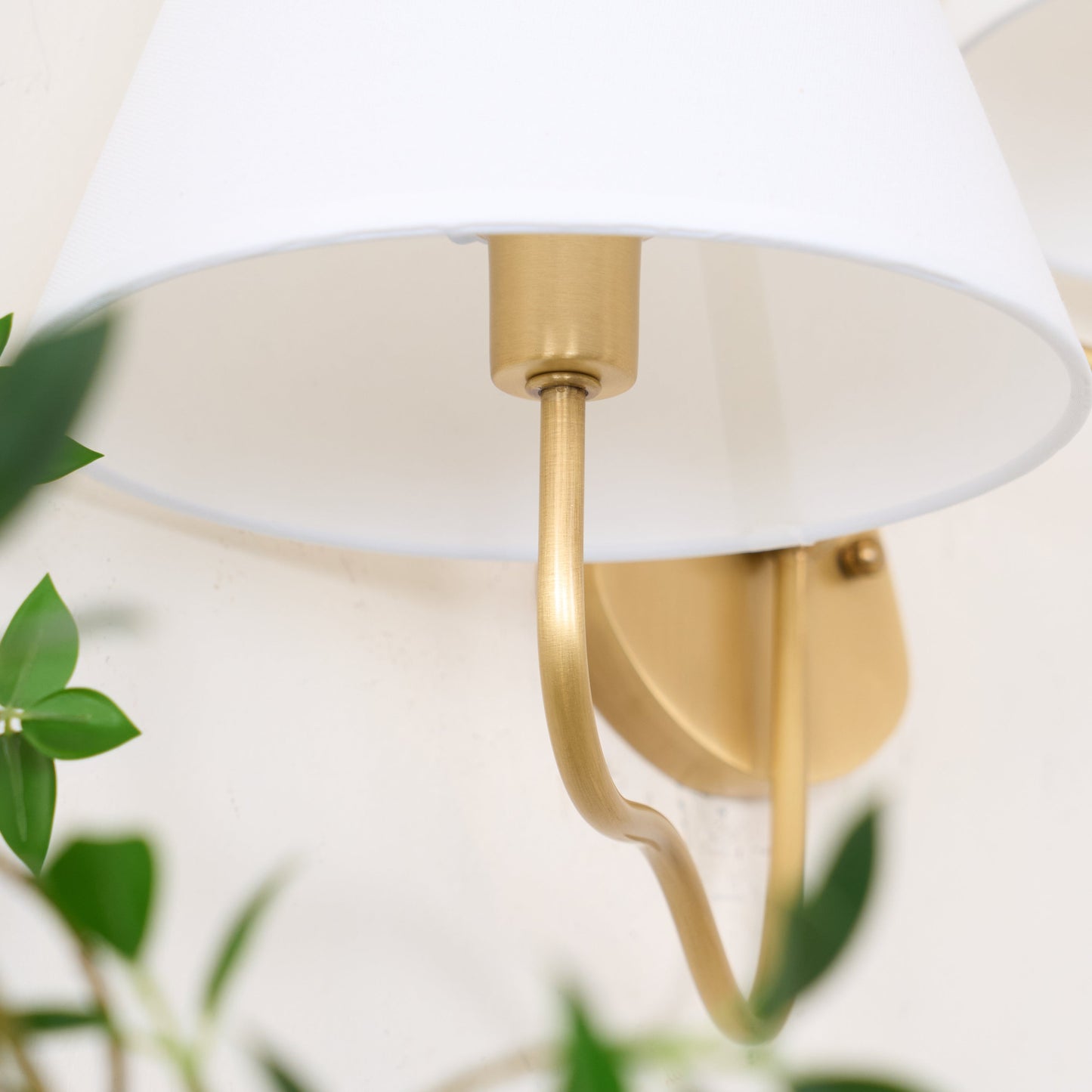 Hesen Wall Lamp