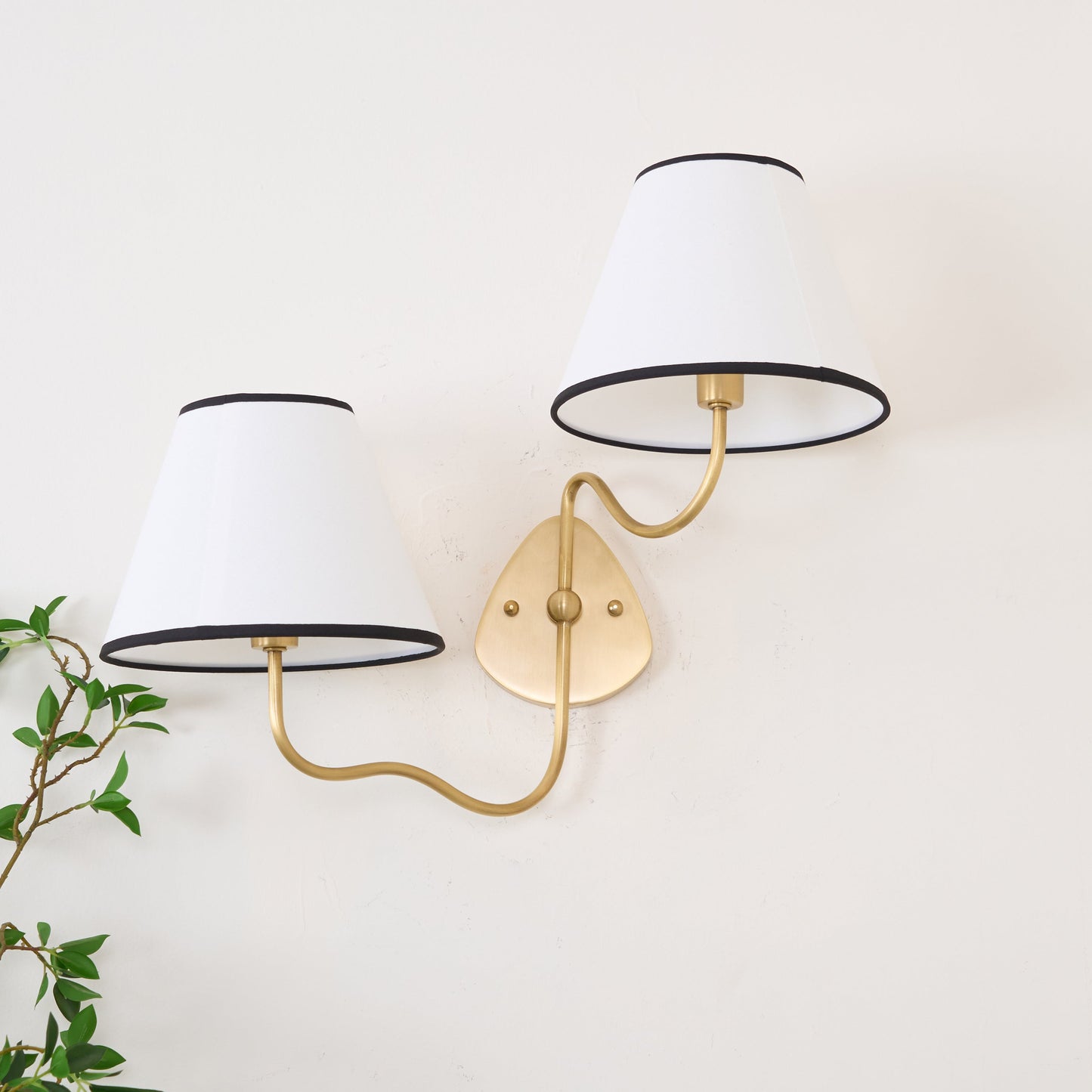 Hesen Wall Lamp