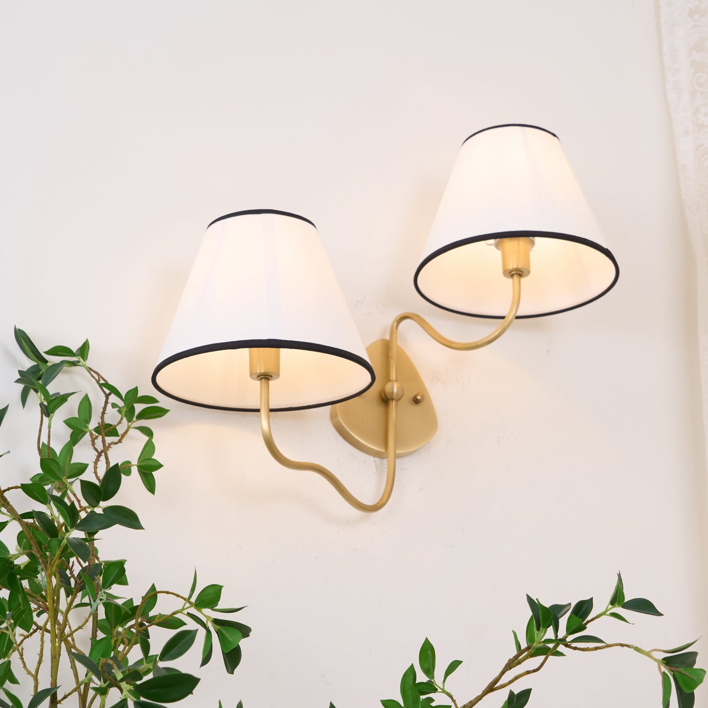 Hesen Wall Lamp