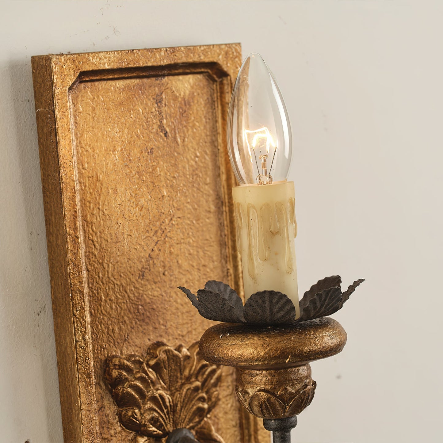 Carola Wall Lamp