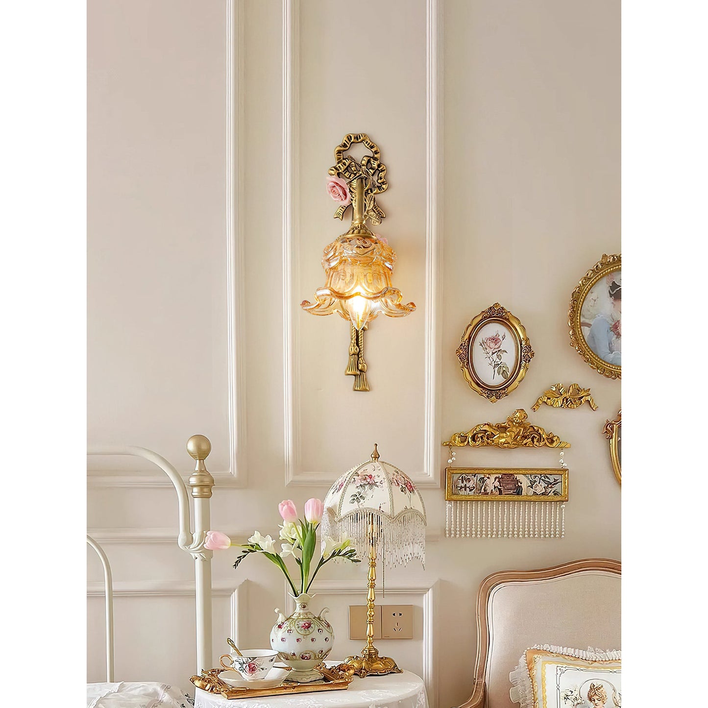 Mirien Fleur Wall Lamp