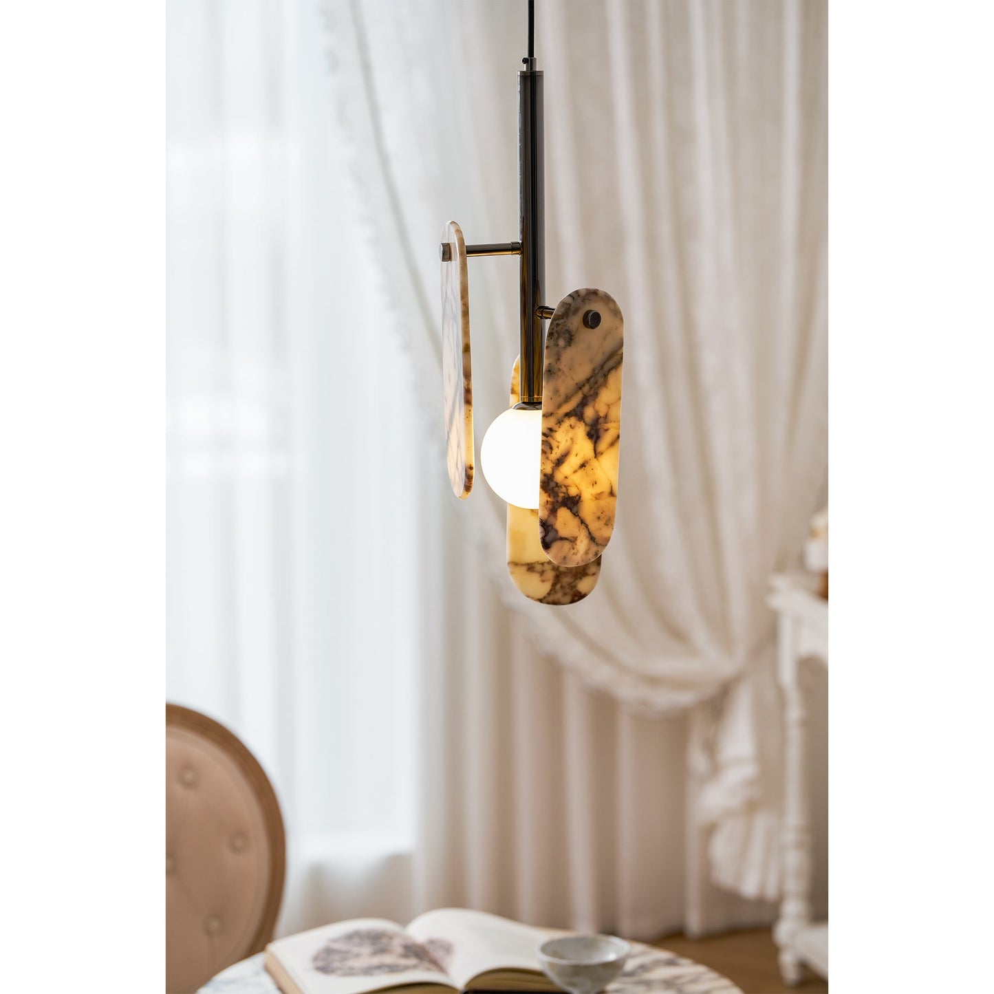 Dahlia Marble Pendant Lamp