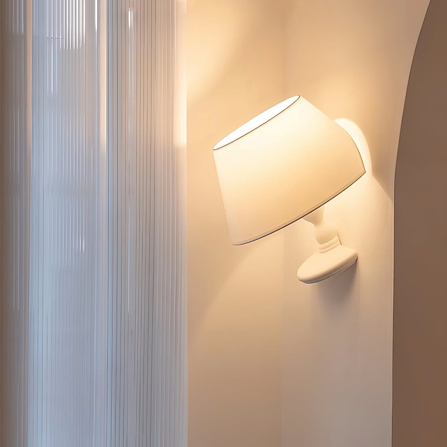 Mara Wall Lamp