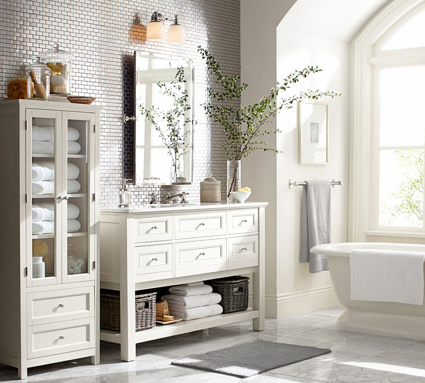Daphne Short Arm Sconce