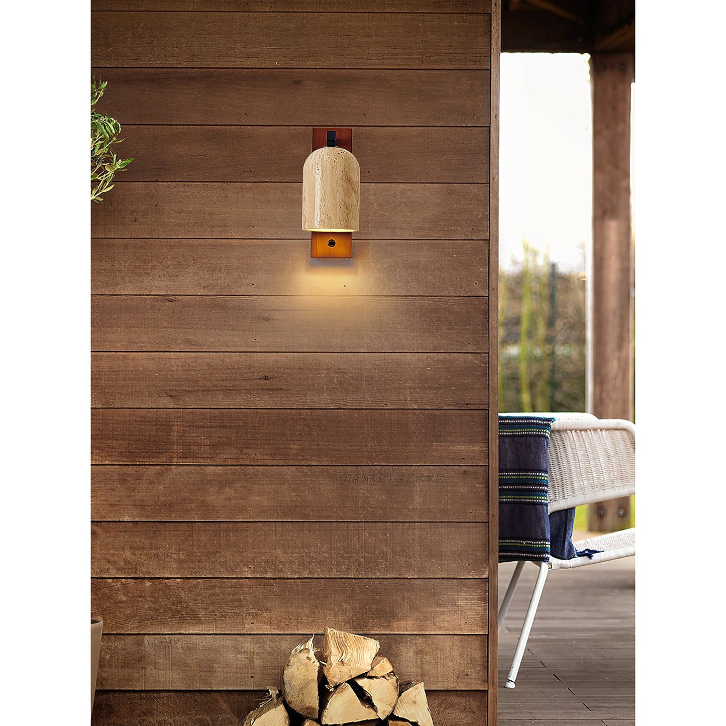 Nevique Wall Lamp
