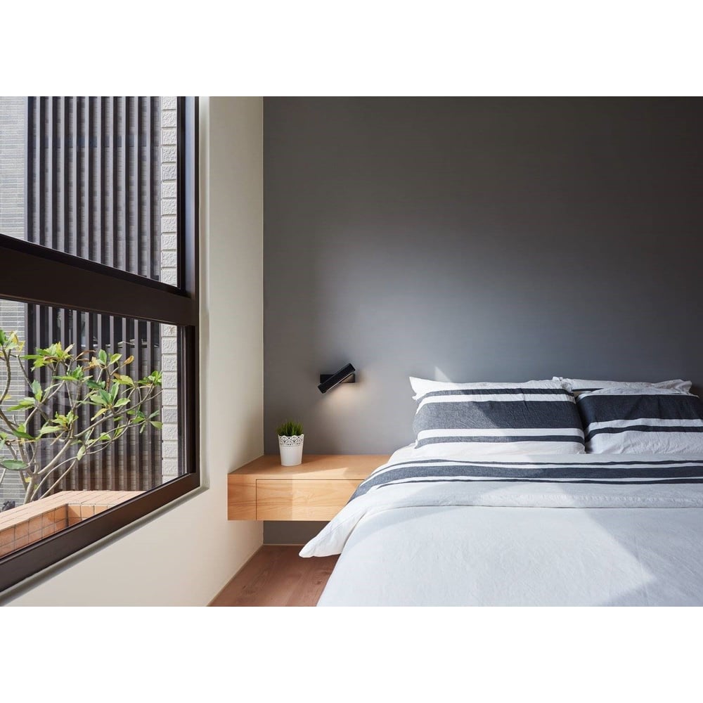 Halique Rotating Wall Lamp