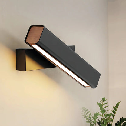 Halique Rotating Wall Lamp